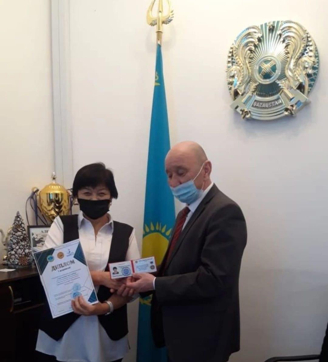 "Үздік ғылыми жоба авторы"